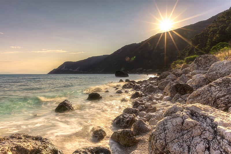Pobřeží ostrova Lefkada