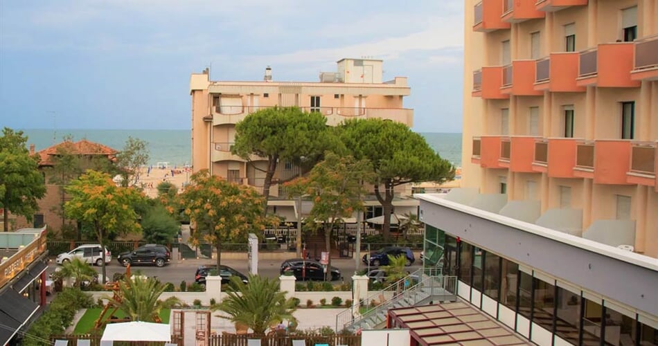 DueMari hotel Rimini leto2021 (4)