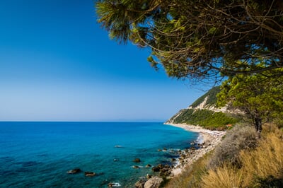 Pobřeží ostrova Lefkada