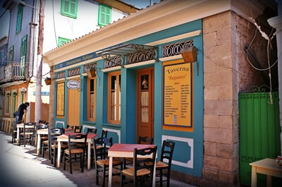 Řecká taverna na ostrově Lefkada