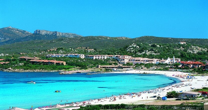 Pláž v Golfo di Marinella, Golfo di Marinella, Sardinie