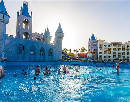 Hotel Serenity Alma Resort (ex. Serenity Fun City): fotografie vybavení exteriérů a interiérů ubytování.