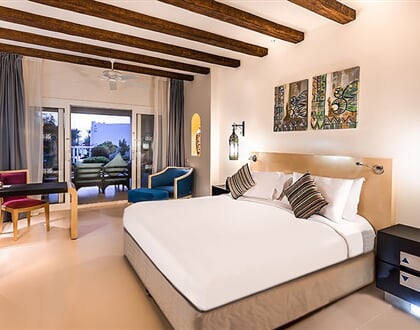 Hotel Hilton Marsa Alam Nubian Resort: fotografie vybavení exteriérů a interiérů ubytování.