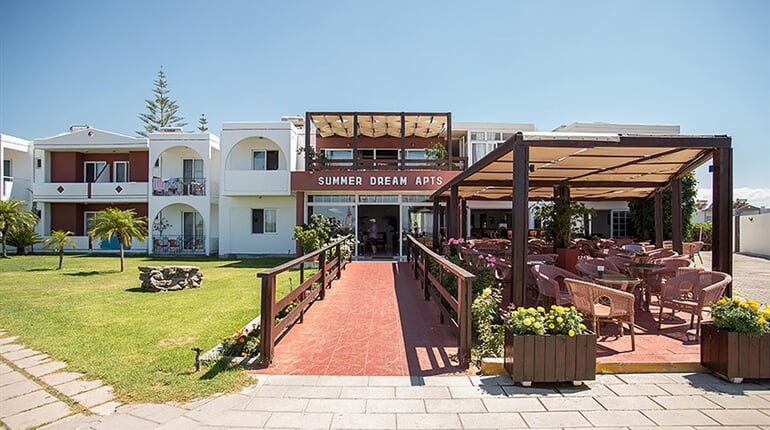 Hotel Summer Dream: fotografie vybavení exteriérů a interiérů ubytování.