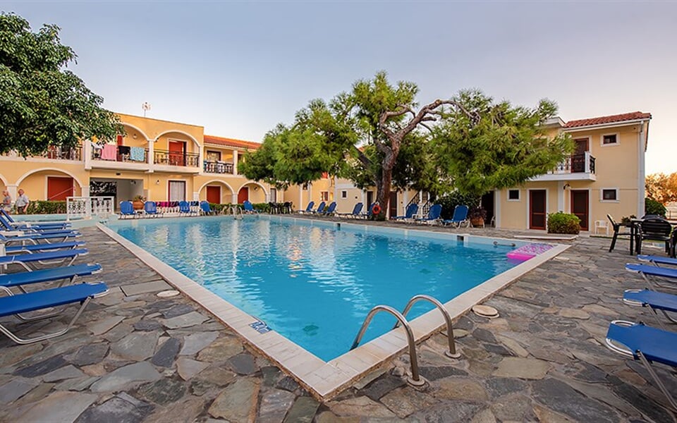 Hotel Iliessa Beach: fotografie vybavení exteriérů a interiérů ubytování.