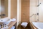 Comfort-Double-room_-Bathroom-with-Bathtub1