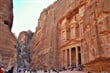 Jordánsko - skalní město Petra - Pokladnice