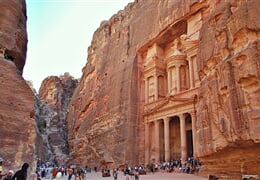 Pohoda u moře v Jordánsku s památkami UNESCO, polopenzí a vstupy v ceně