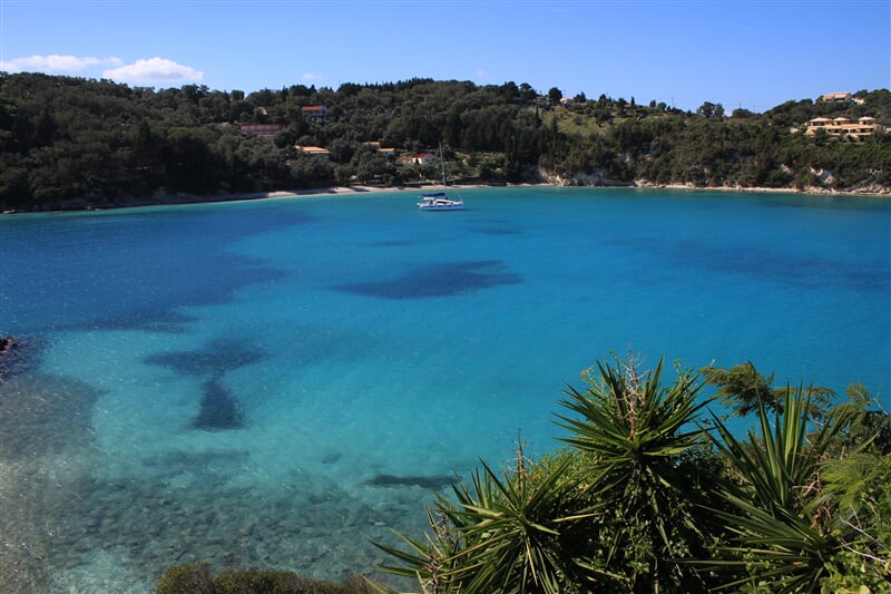 Záliv u vesničky Lakka na ostrově Paxos
