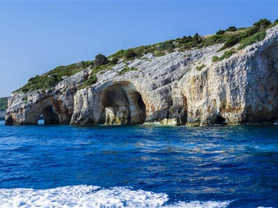 Jeskyně kolem ostrova Zakynthos