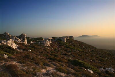 Hornatá Kefalonia v západu slunce (greece, řecko, sunset)