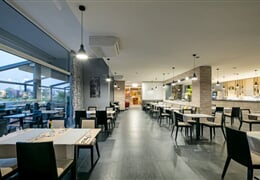 Hustopeče, Amande - na dovolené