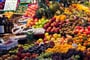 Poznávací zájezd Maroko - ovocný trh v Marrákeši