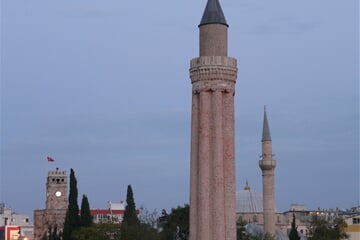Yivli Minare, nebo-li flétnový minaret, Antálie