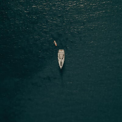 clay banks EAUUewIO3Ew unsplash