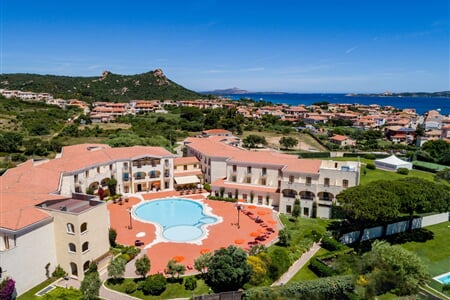 blu hotel morisco vista aerea cannigione sardegna