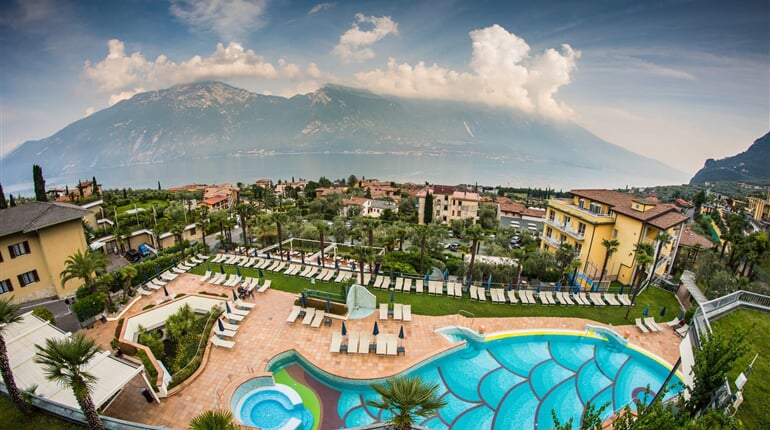 Royal village hotel limonesulgarda leto2021 (7)