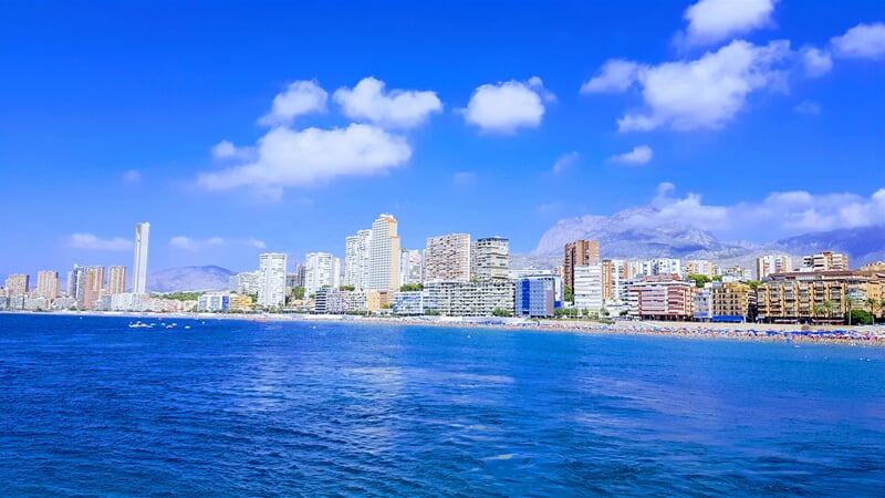 Pobřeží a pláž letoviska Benidorm, Costa Blanca