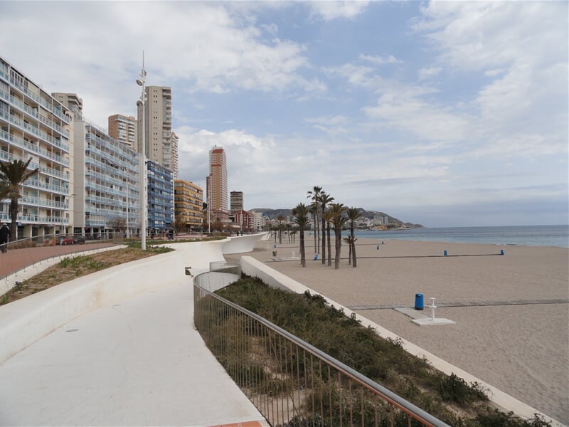 Přístavní korzo letoviska Benidorm