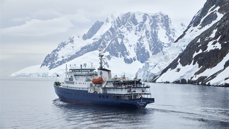 Antarctica, Plancius © Mike Louagie Oceanwide Expeditions (2).jpg Mike Louagie