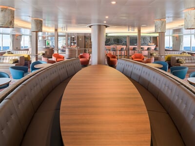 Hondius, Observation lounge 02.jpg Ivan Ivanisevic