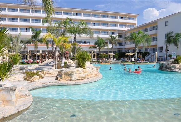 Leonardo Cypria Bay (2)