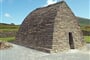 Poznávací zájezd Irsko - poloostrov Dingle - nejstarší irský kostelík Gallariova oratoř