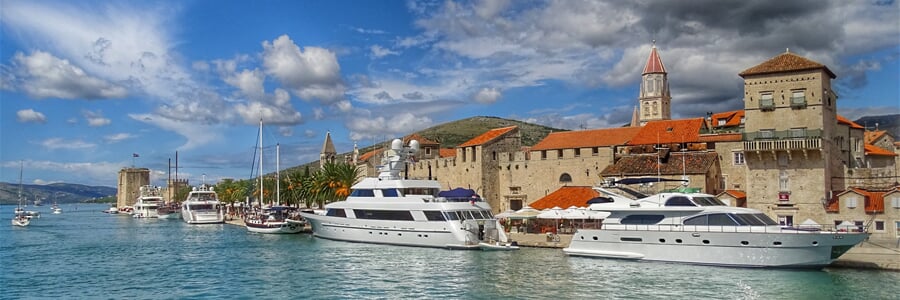 Trogir, perla Trogirské riviéry
