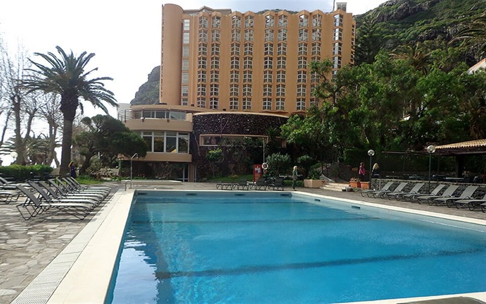 Hotel Dom Pedro Madeira: fotografie vybavení exteriérů a interiérů ubytování.