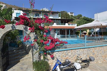 Panormos - Apartmánový dům Mary & Popi