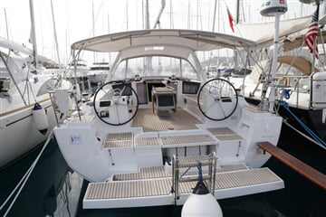 Plachetnice Oceanis 45 - Luna