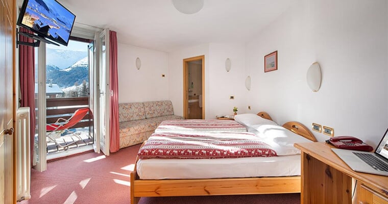 Alpen Village Camera Balcony (1)