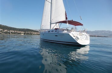 Oceanis Clipper 393 - Škuribanda (refitted 2021) (s posádkou)