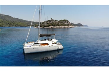 Lagoon 450 Fly - BELO