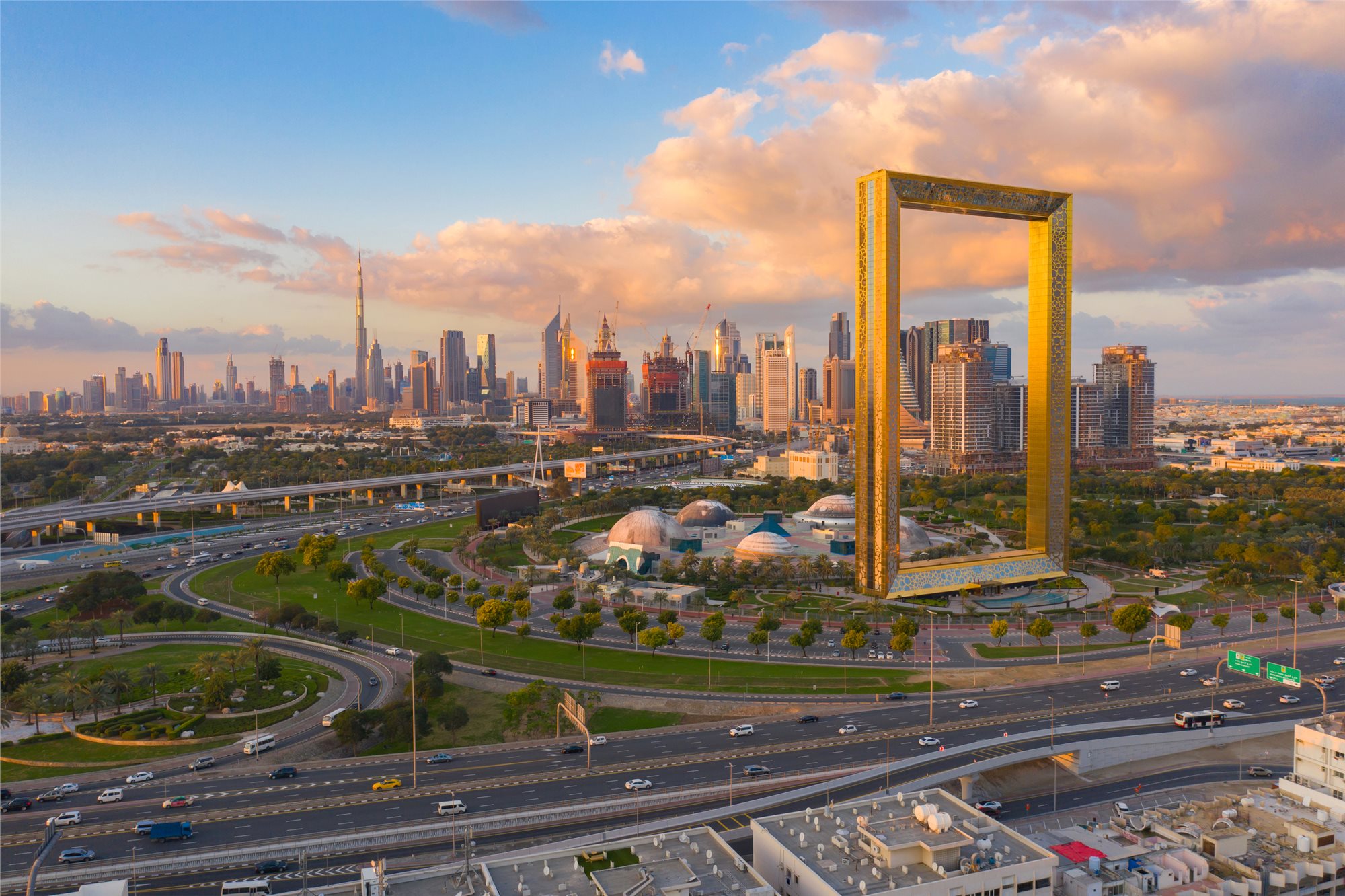 dubaj_shutterstock_1669247056