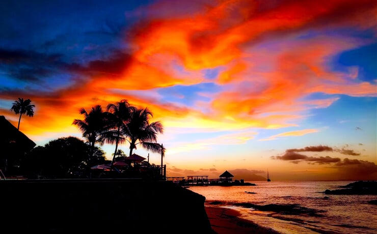 Západ slunce nad souostrovím Seychely