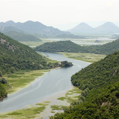 Hornatá krajina souostroví Seychely