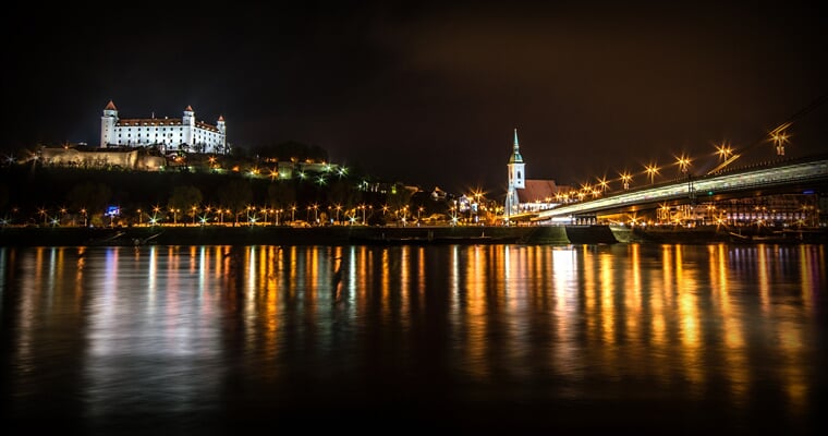 bratislava gd9ea2a48f 1920