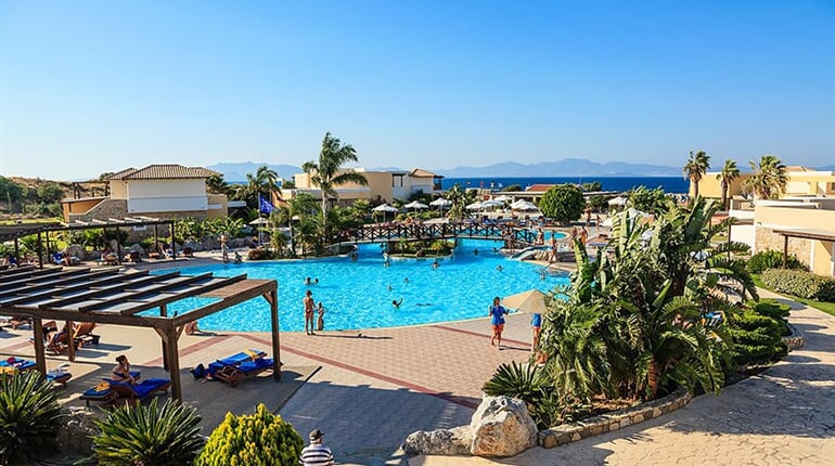 Hotel Natura Park Village & Spa: fotografie vybavení exteriérů a interiérů ubytování.