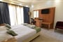 Hotel Natura Park Village & Spa: fotografie vybavení exteriérů a interiérů ubytování.