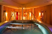 Diving pool