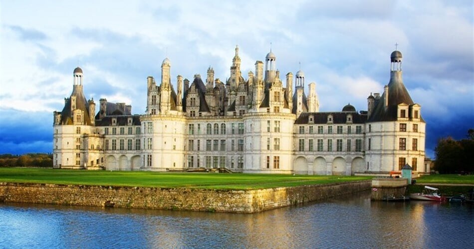 Francie - monumentální zámek Chambord