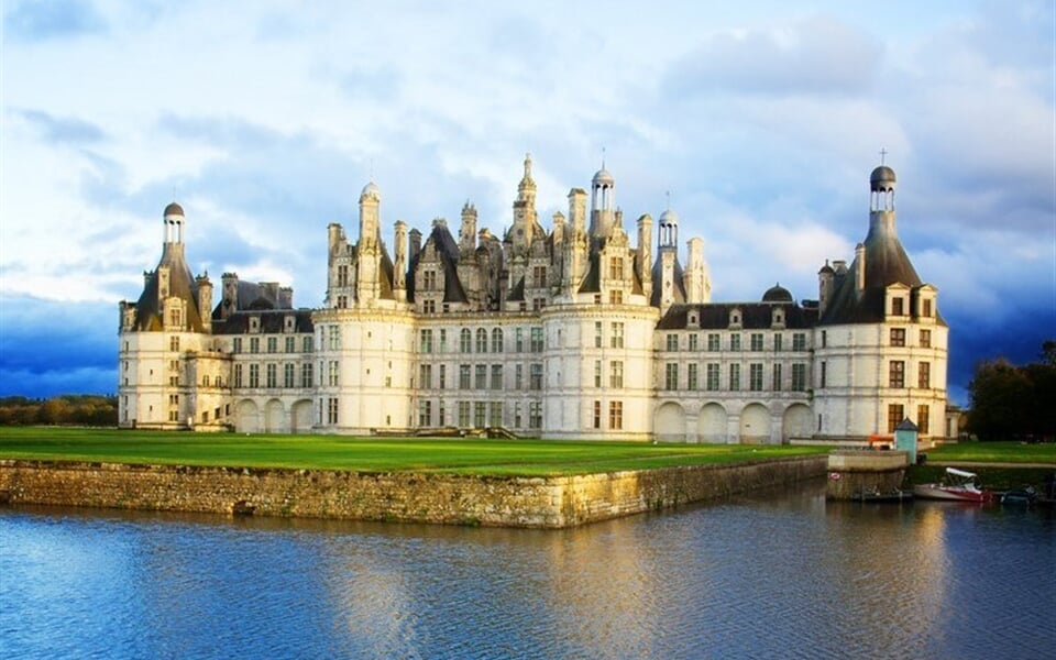 Francie - monumentální zámek Chambord