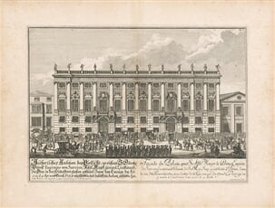 Pohľad na fasádu paláca 