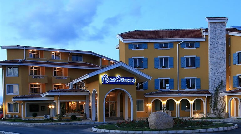 Hotel Blue Orange: fotografie vybavení exteriérů a interiérů ubytování.