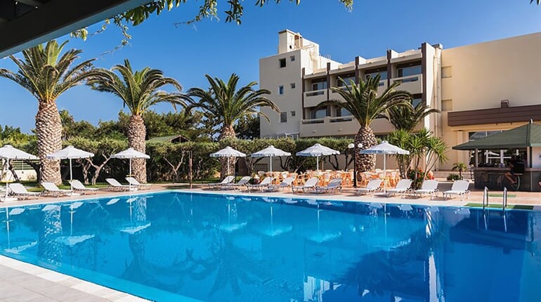 Hotel CHC Tylissos Beach: fotografie vybavení exteriérů a interiérů ubytování.