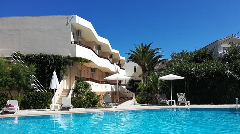 Hotel Maravel Land: fotografie vybavení exteriérů a interiérů ubytování.