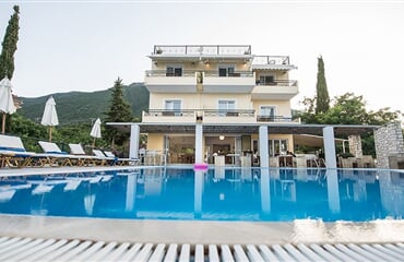 Nikiana - Hotel Aliki