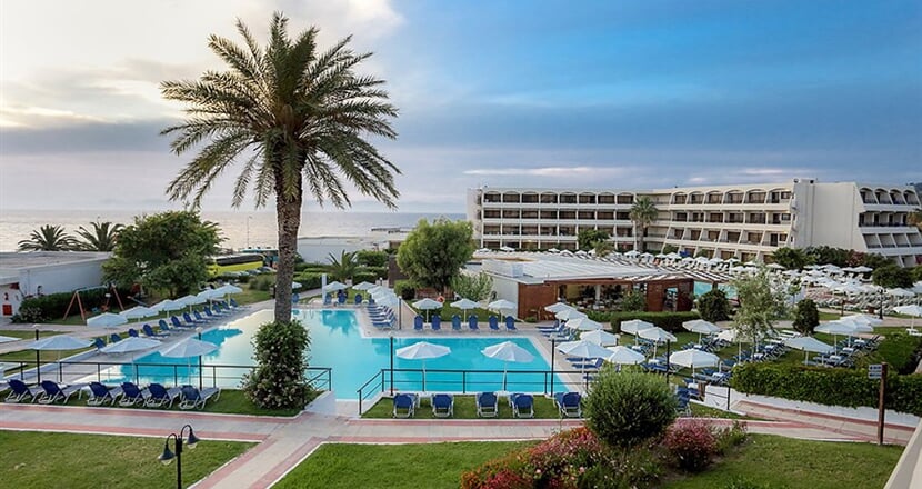 Hotel-Melia-Cosmopolitan-1