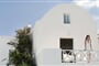 Hotel El Greco Resort - Santorini: fotografie vybavení exteriérů a interiérů ubytování.